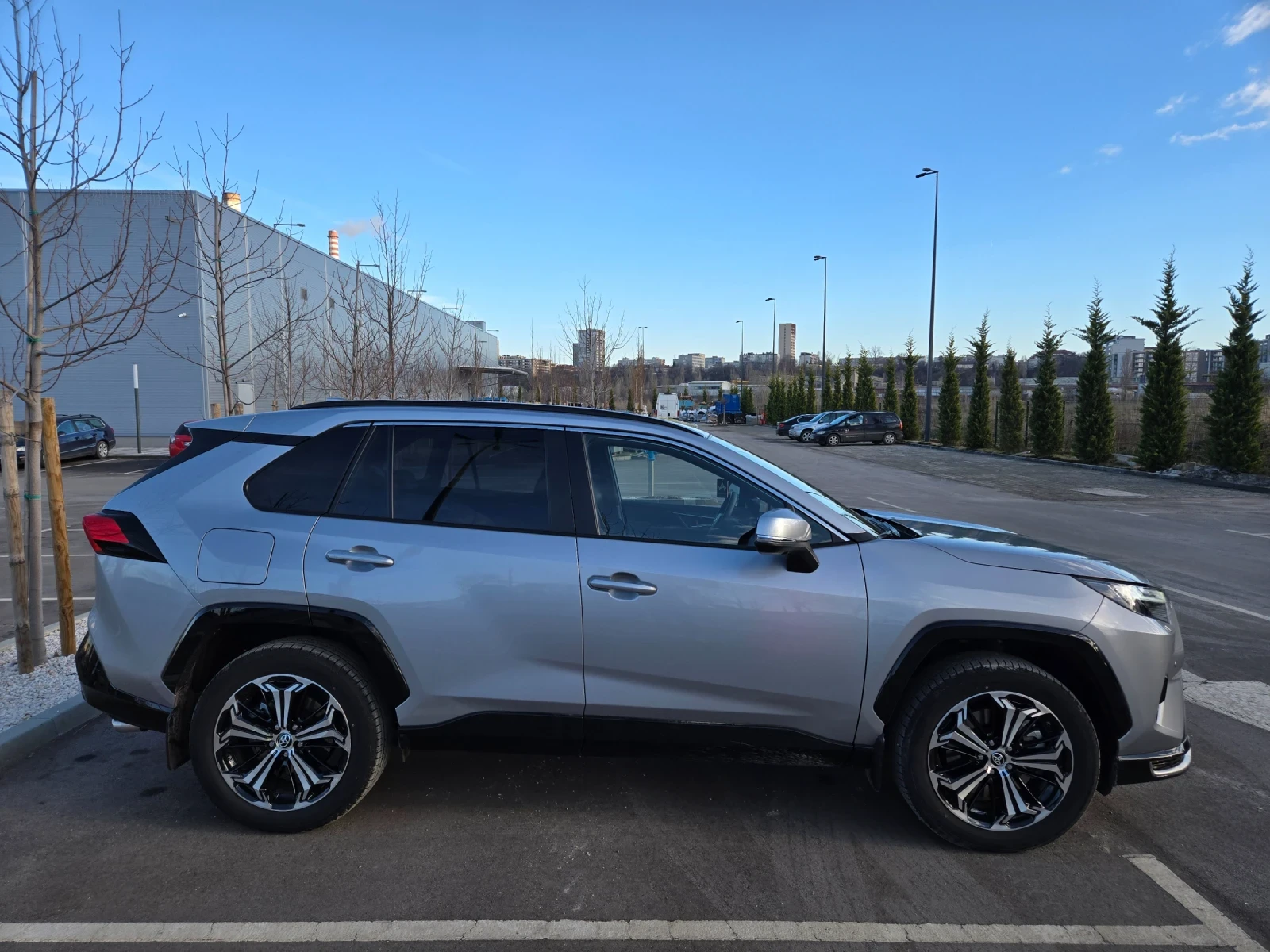 Toyota Rav4 Plugin hybrid  - изображение 2
