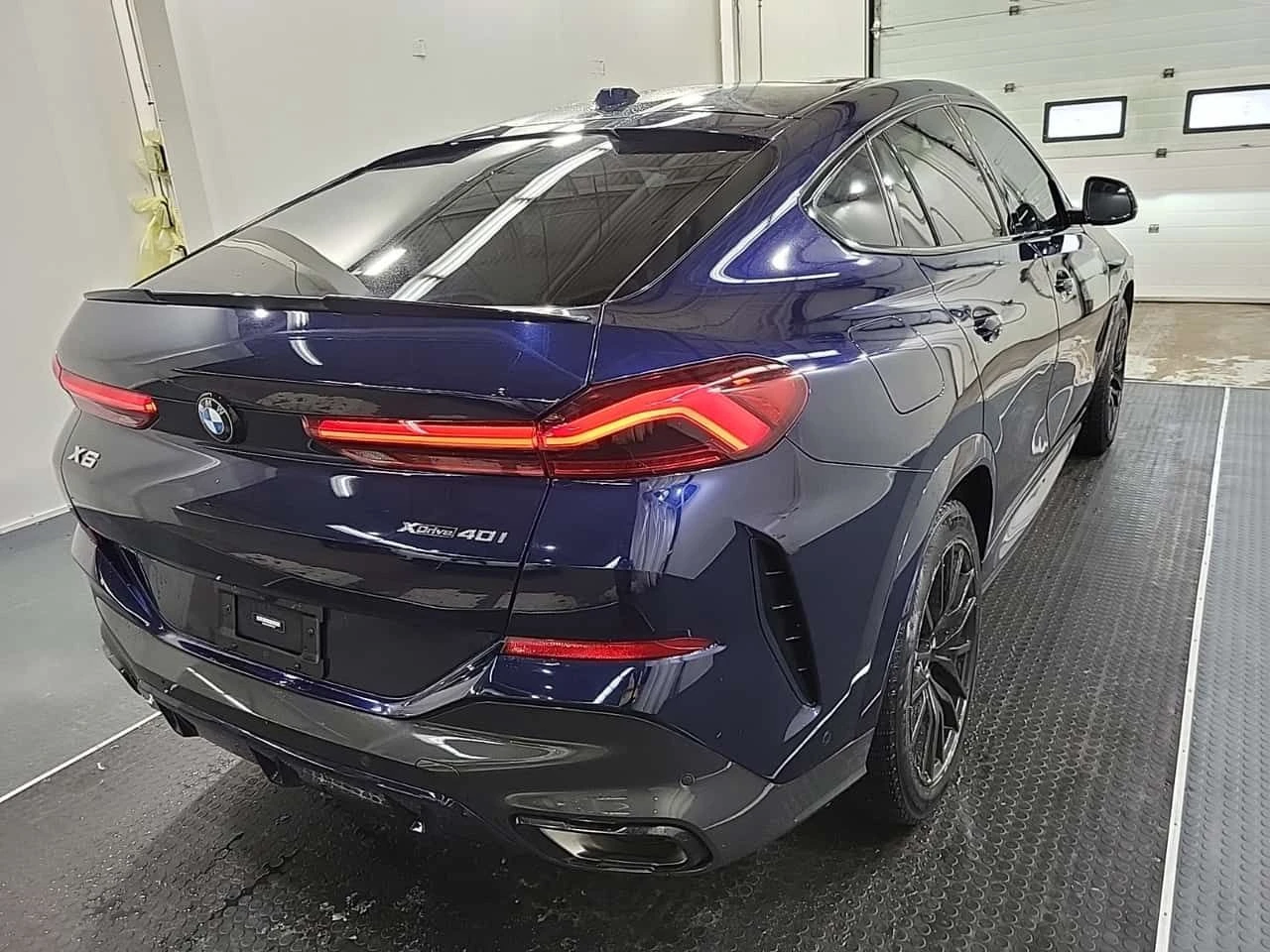 BMW X6 XDRIVE40I * 360 КАМЕРИ* HEADUP* AMБИЕНТ * CARFAX * - изображение 3