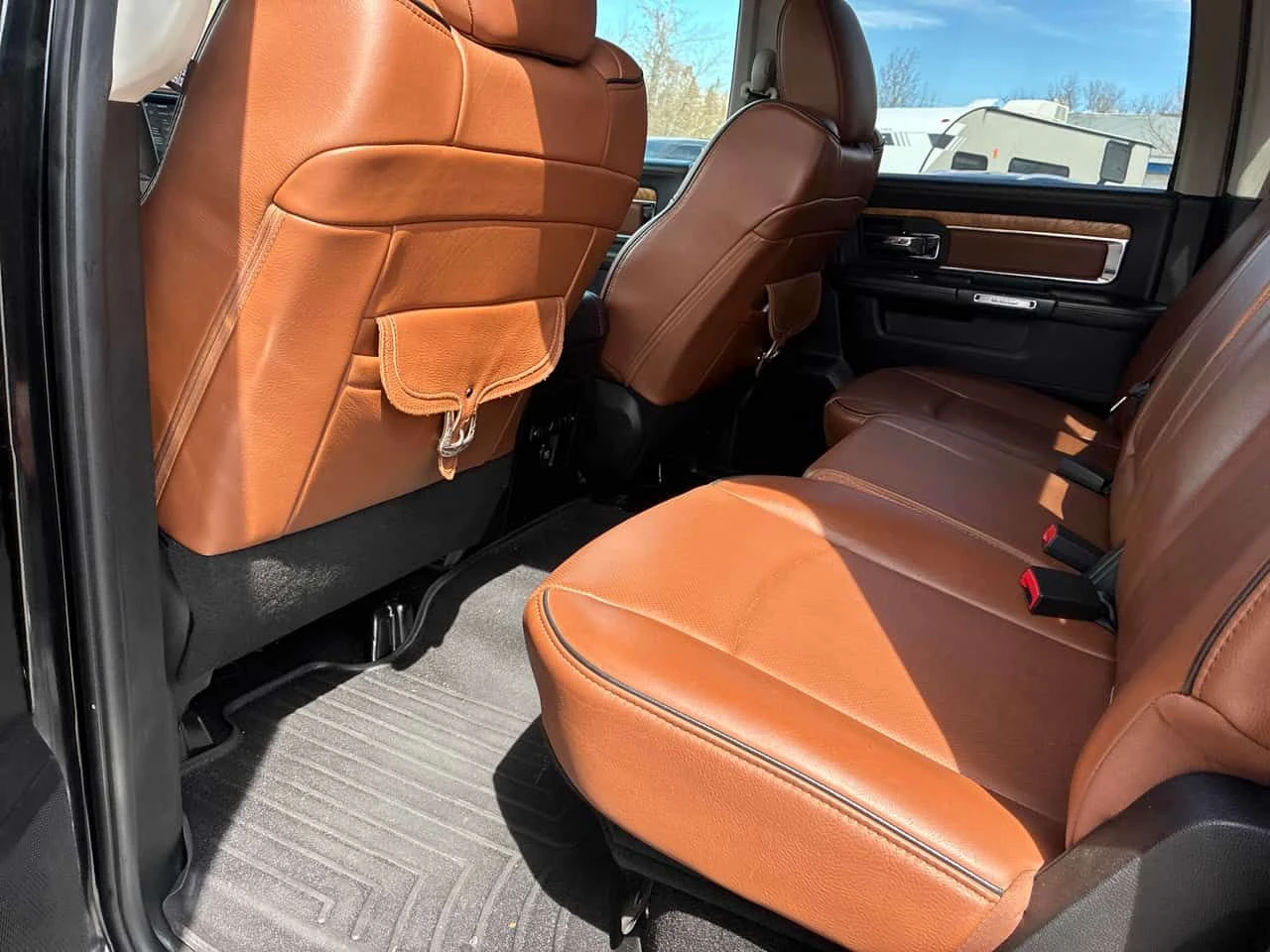 Dodge RAM 1500 * Longhorn * PANO* KEYLESS* ПОДГРЕВ* ОБДУХВАНЕ* , снимка 14 - Автомобили и джипове - 54217522