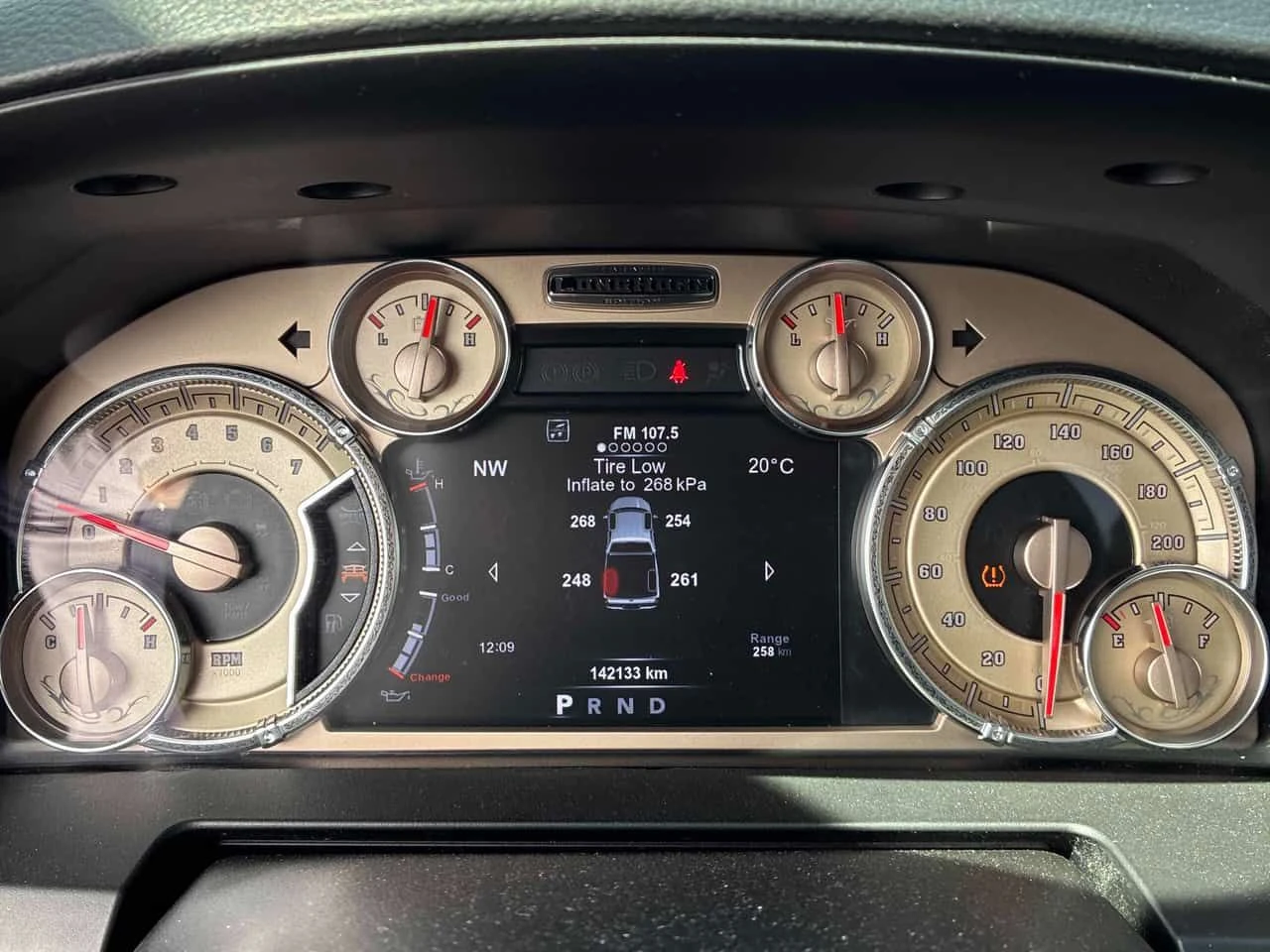 Dodge RAM 1500 * Longhorn * PANO* KEYLESS* ПОДГРЕВ* ОБДУХВАНЕ* , снимка 8 - Автомобили и джипове - 54217522