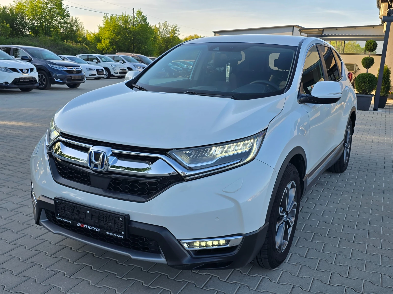 Honda Cr-v 2.0Hybrid, Keyless, Нави, Камера, Подгрев!, снимка 8 - Автомобили и джипове - 54533829