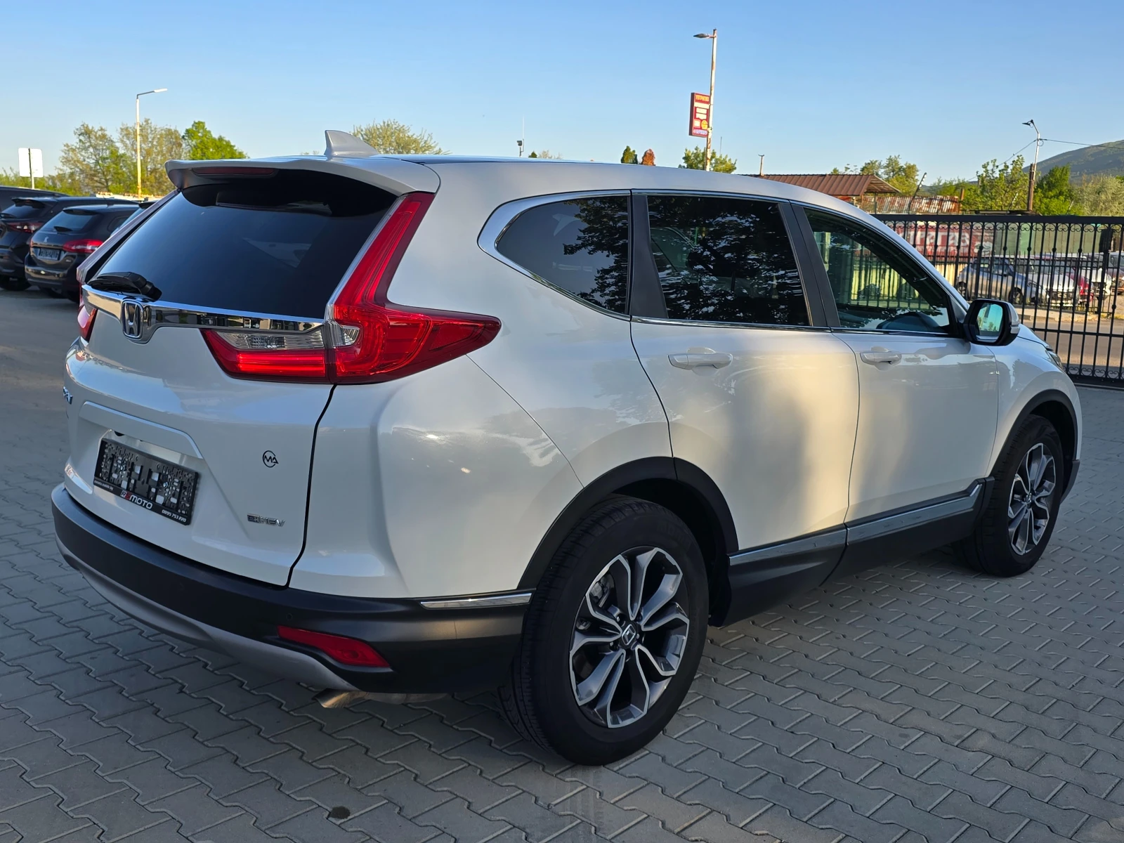 Honda Cr-v 2.0Hybrid, Keyless, Нави, Камера, Подгрев!, снимка 4 - Автомобили и джипове - 54533829