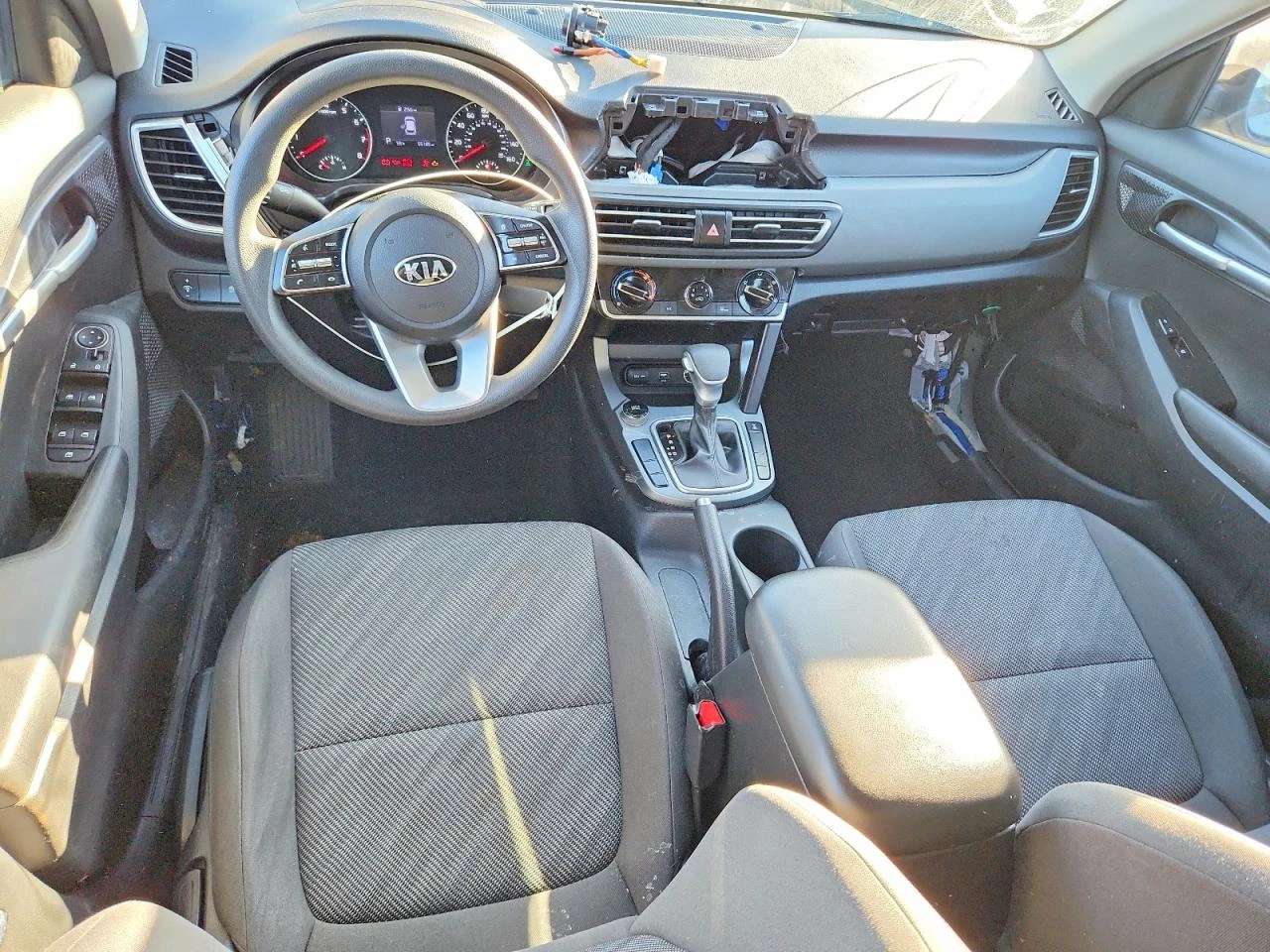 Kia Seltos 2l LX IVT AWD, снимка 7 - Автомобили и джипове - 54360361