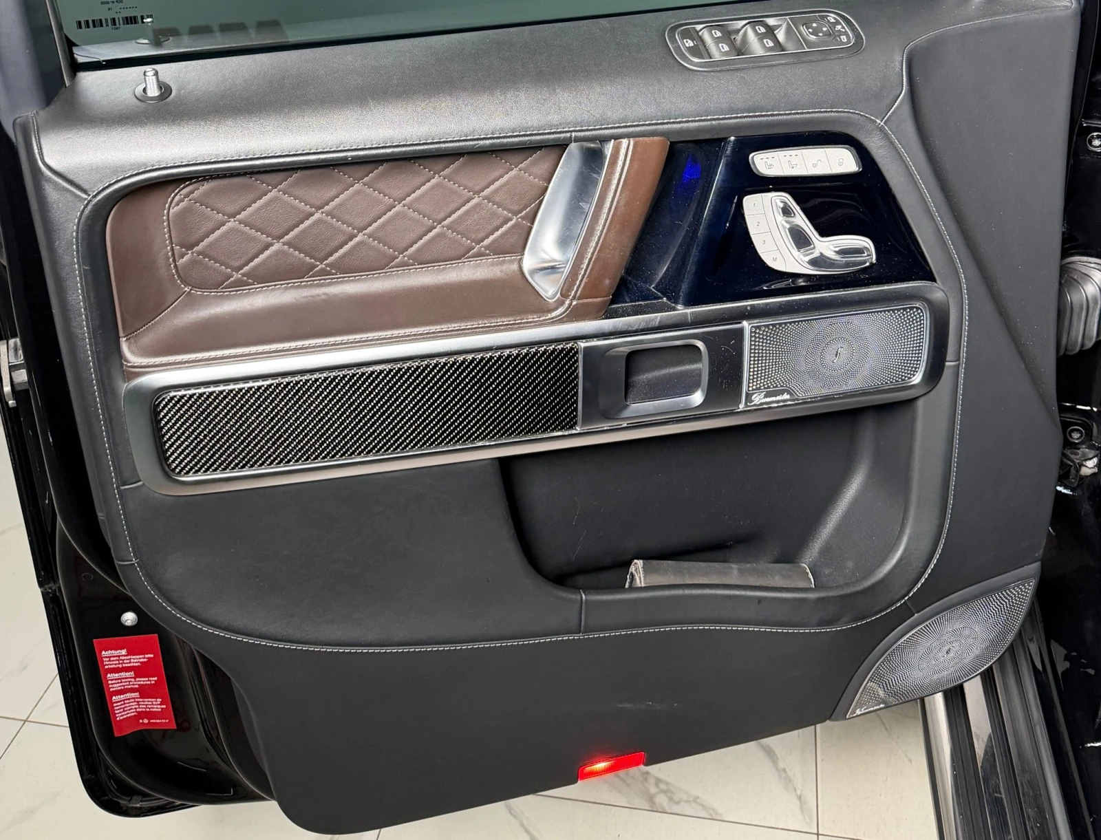 Mercedes-Benz G 63 AMG Carbon* Burmester* 360, снимка 6 - Автомобили и джипове - 54621624