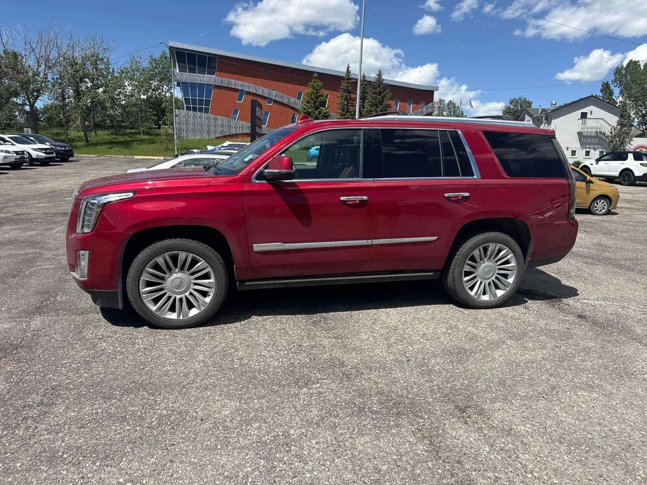 Cadillac Escalade * Platinum * АВТОКРЕДИТ БЕЗ ПЪРВОНАЧАЛНА ВНОСКА* , снимка 2 - Автомобили и джипове - 54806542
