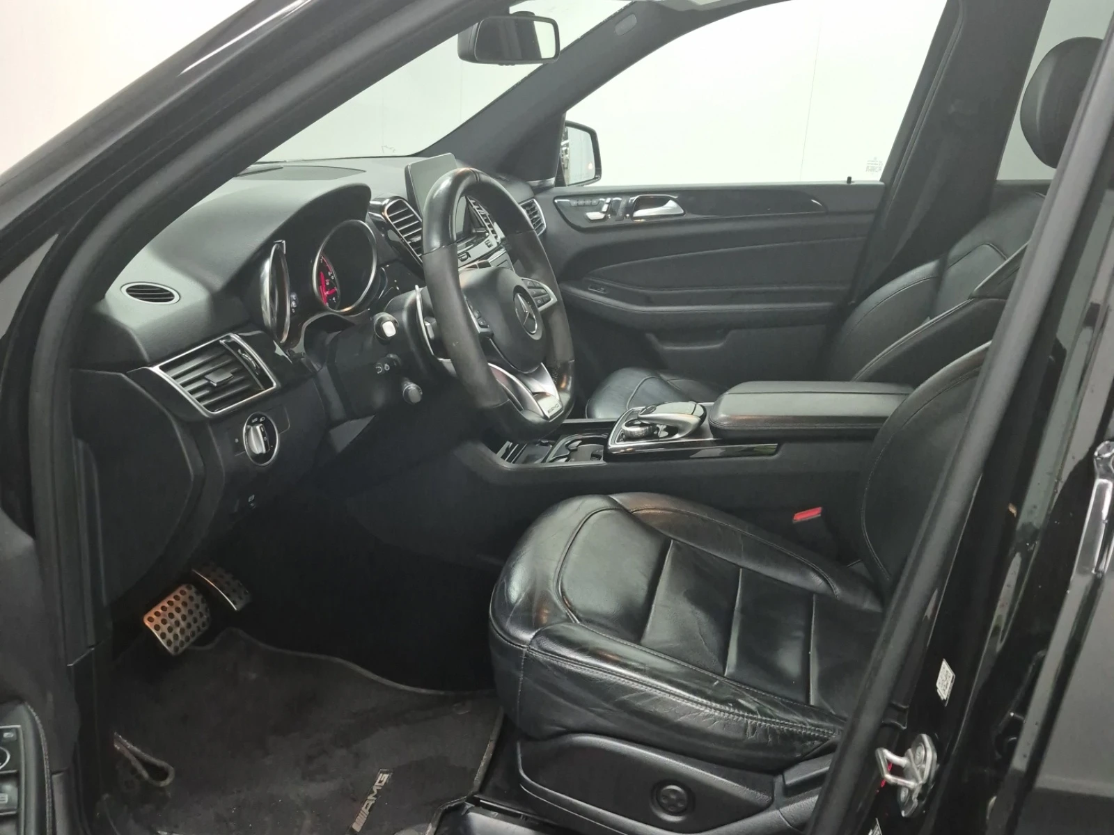 Mercedes-Benz GLE 43 AMG * * CARFAX * * АВТО КРЕДИТ * * , снимка 5 - Автомобили и джипове - 54901035