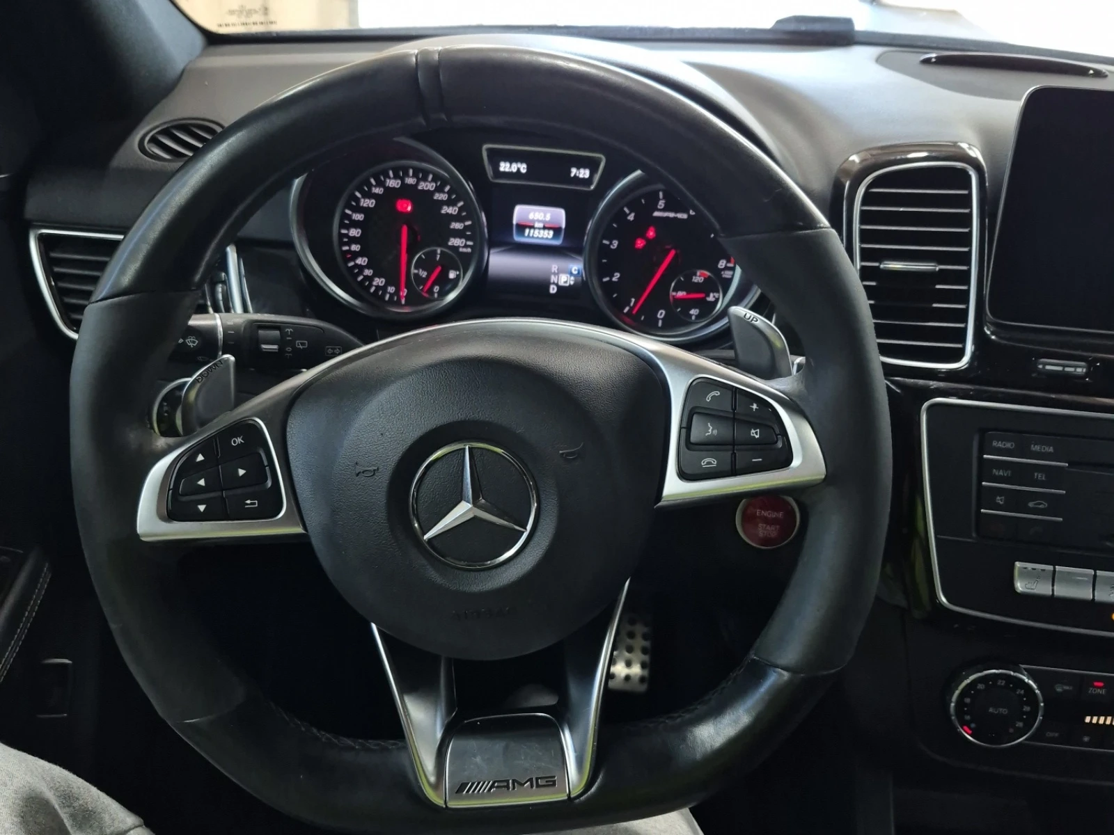 Mercedes-Benz GLE 43 AMG * * CARFAX * * АВТО КРЕДИТ * * , снимка 7 - Автомобили и джипове - 54901035