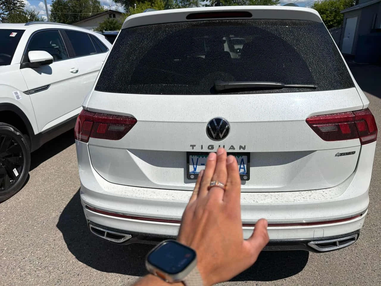 VW Tiguan Highline R Line /360/FENDER/АВТОКРЕДИТ, снимка 4 - Автомобили и джипове - 54993219