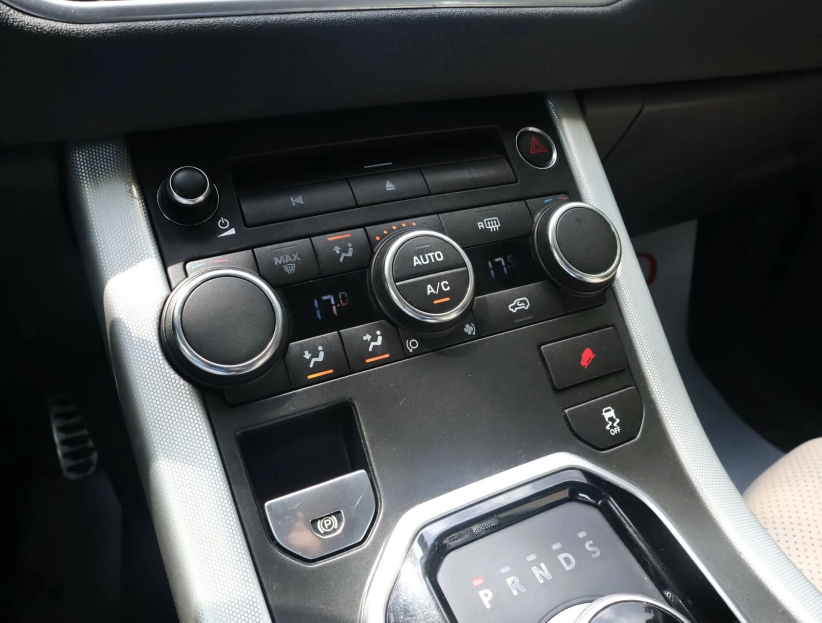 Land Rover Range Rover Evoque SD4/AWD/Dynamic/Meridian/Пано/Recaro/Memory/PDC, снимка 11 - Автомобили и джипове - 55073573