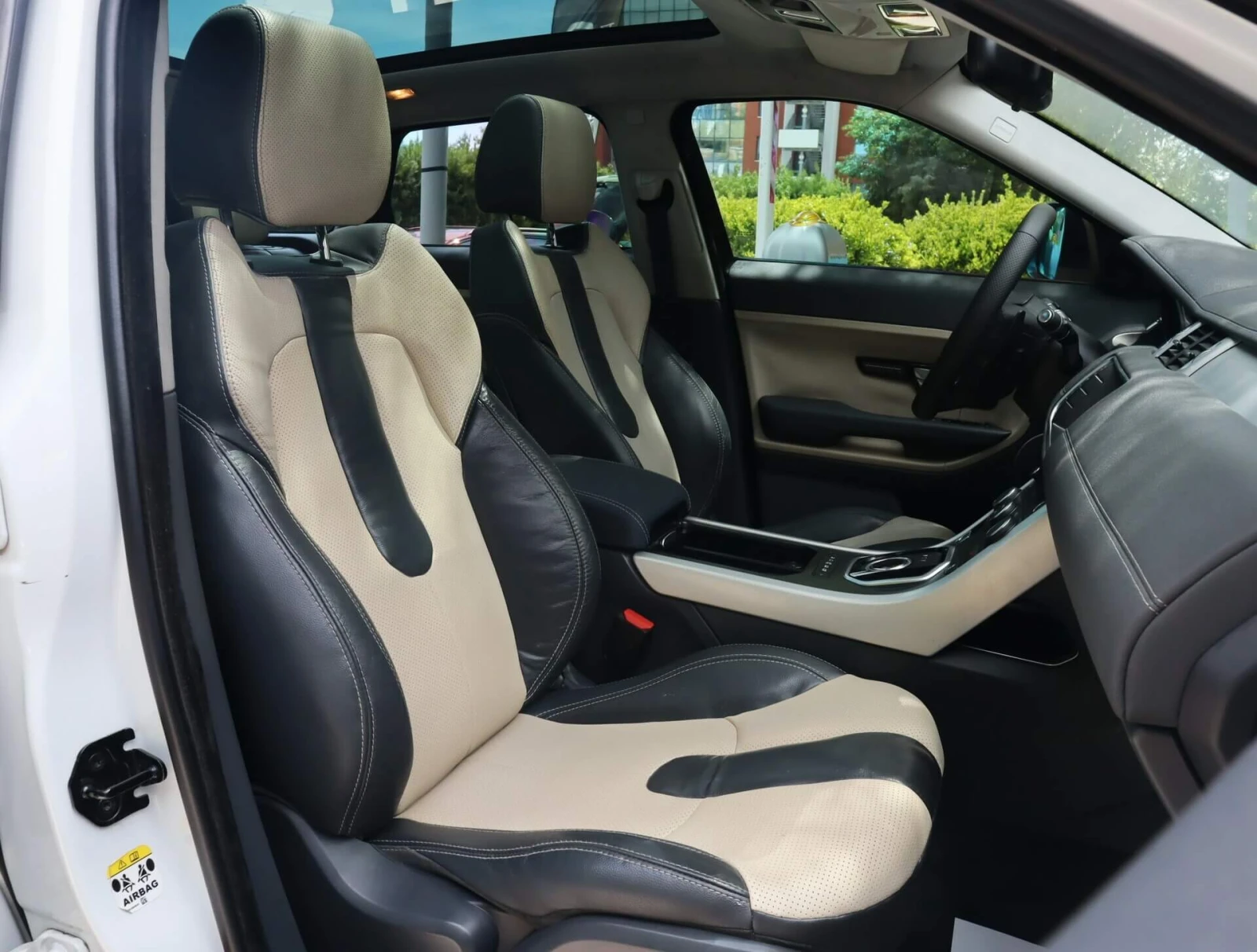 Land Rover Range Rover Evoque SD4/AWD/Dynamic/Meridian/Пано/Recaro/Memory/PDC, снимка 8 - Автомобили и джипове - 55073573