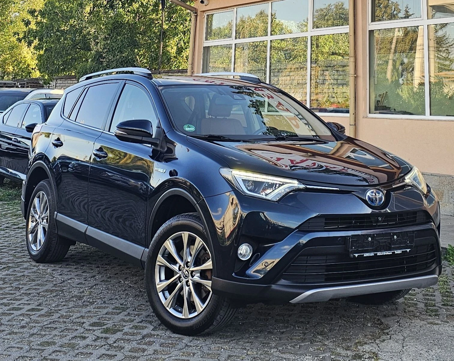 Toyota Rav4 2.5 Hybrid AWD Executive Facelift , снимка 2 - Автомобили и джипове - 56060612