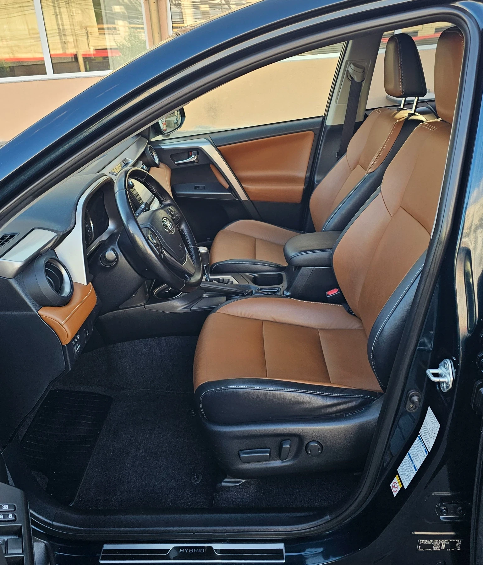 Toyota Rav4 2.5 Hybrid AWD Executive Facelift , снимка 7 - Автомобили и джипове - 56060612
