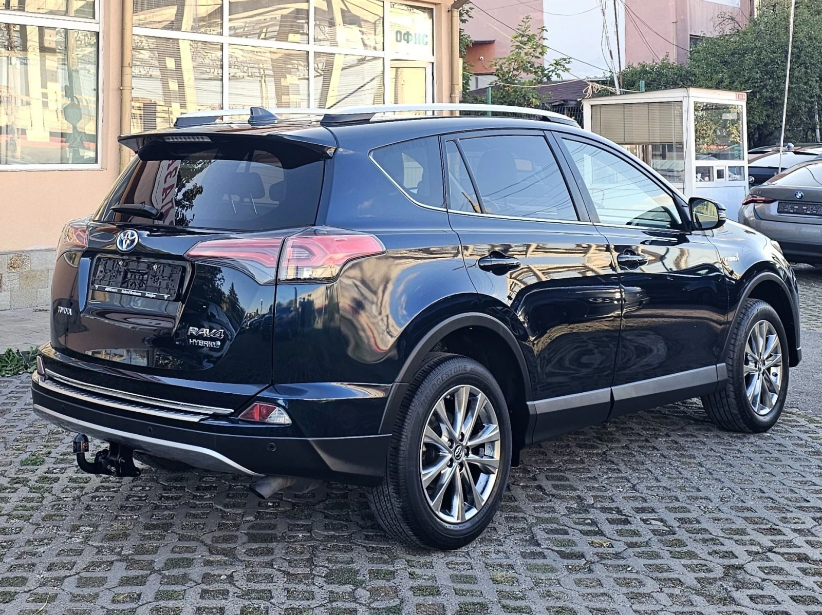 Toyota Rav4 2.5 Hybrid AWD Executive Facelift , снимка 5 - Автомобили и джипове - 56060612