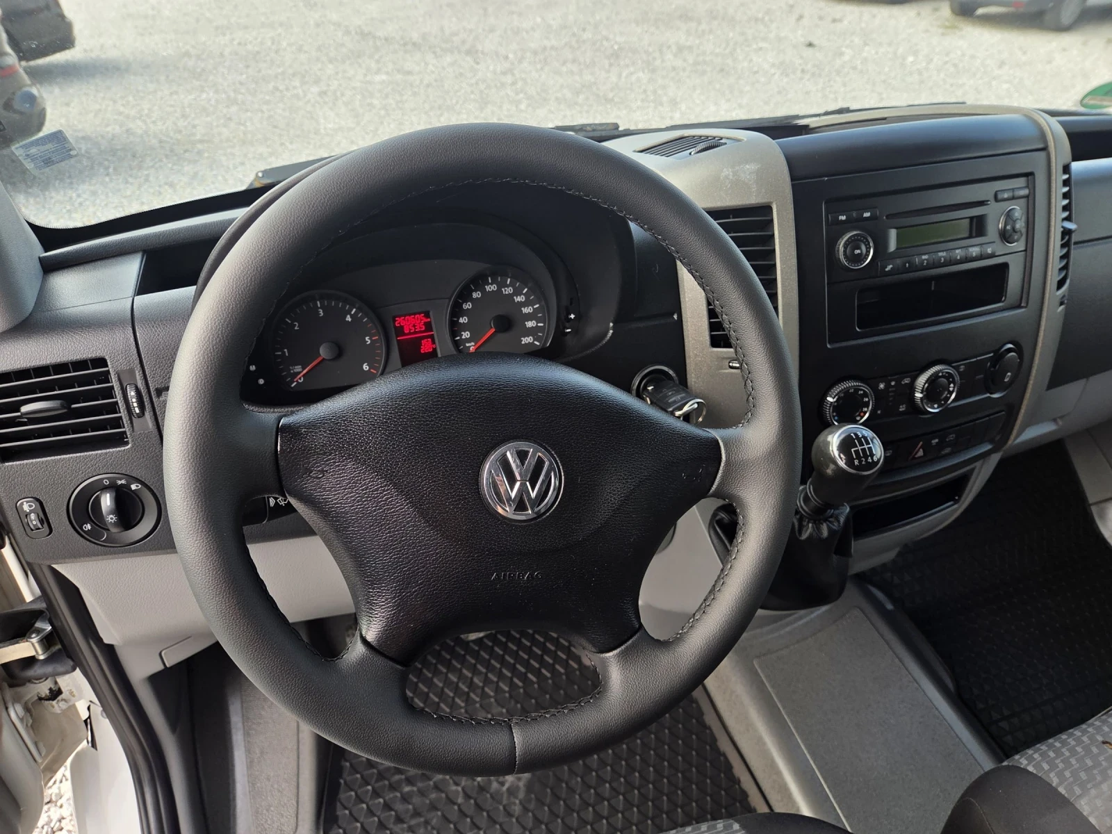 VW Crafter 2.0 TDI, 9 местен, Климатик - изображение 10
