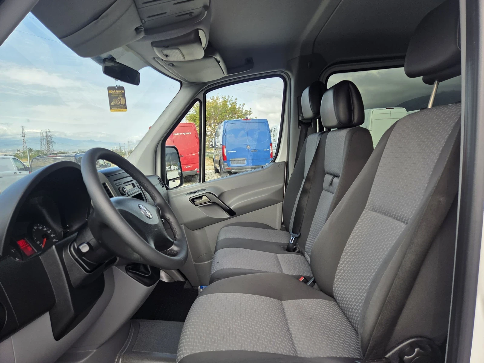 VW Crafter 2.0 TDI, 9 местен, Климатик - изображение 9