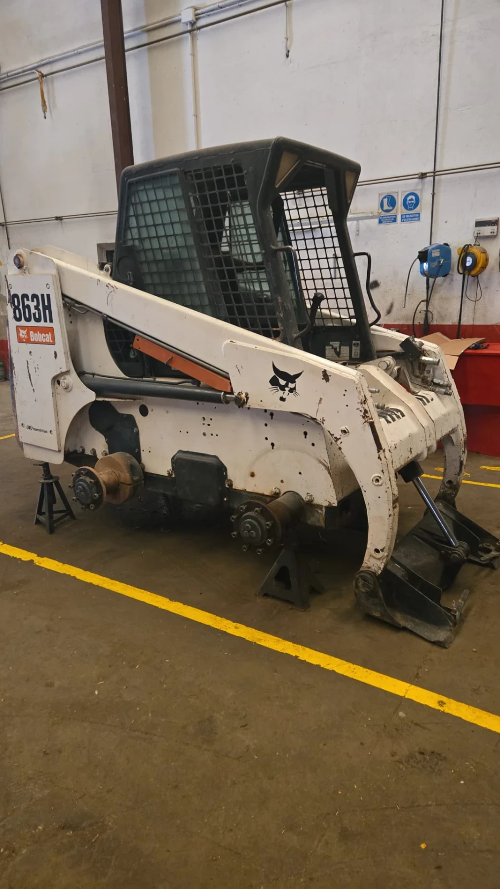 Мини челни товарачи Bobcat 863H - изображение 5