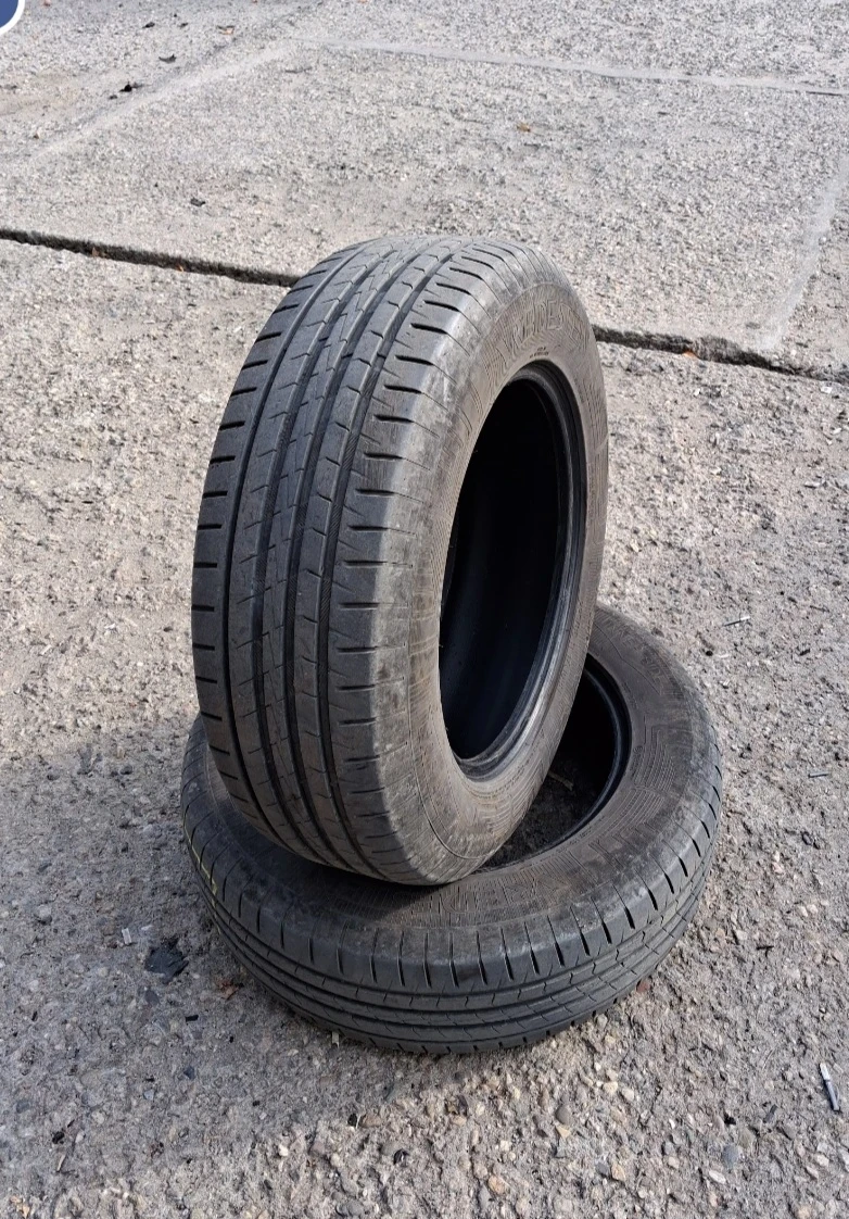 Гуми Летни 235/65R17, снимка 3 - Гуми и джанти - 54039493