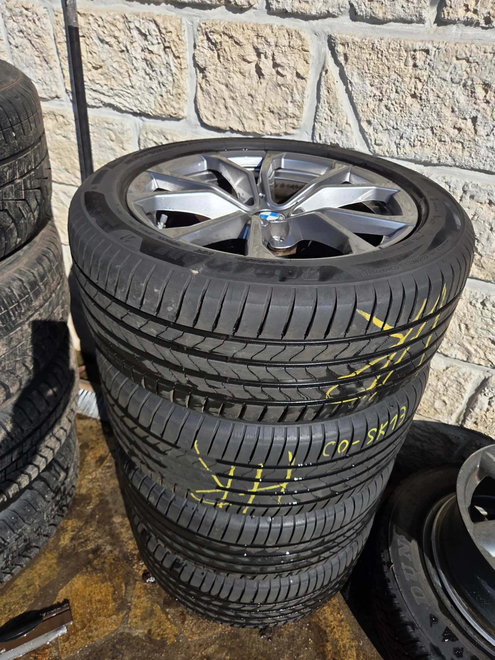 Гуми с джанти Bridgestone 225/50R17, снимка 3 - Гуми и джанти - 53752720