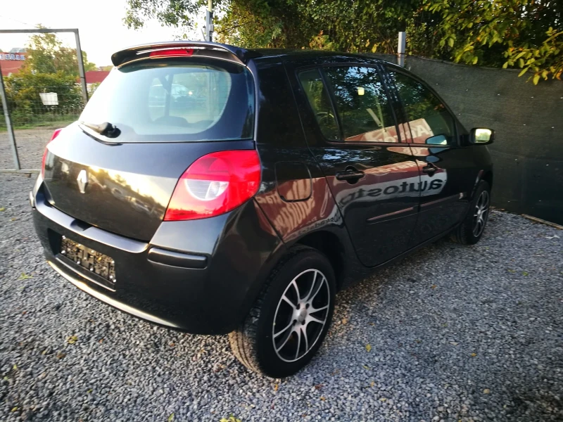 Renault Clio 1.2i R, снимка 6 - Автомобили и джипове - 47553963