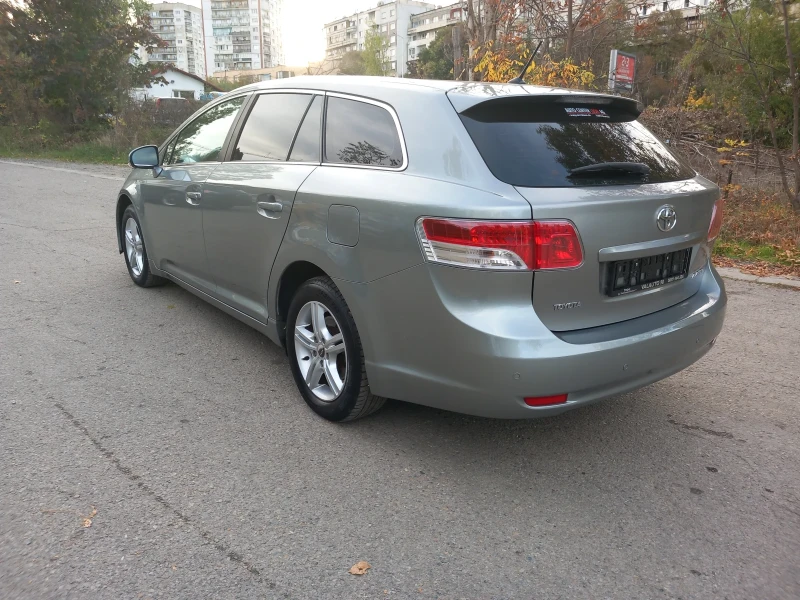 Toyota Avensis 1.8 i, снимка 7 - Автомобили и джипове - 47621919