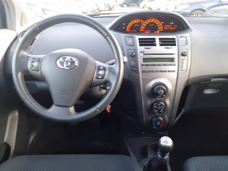 Toyota Yaris 1.33 VVT-I FACELIFT             , снимка 7 - Автомобили и джипове - 47689314