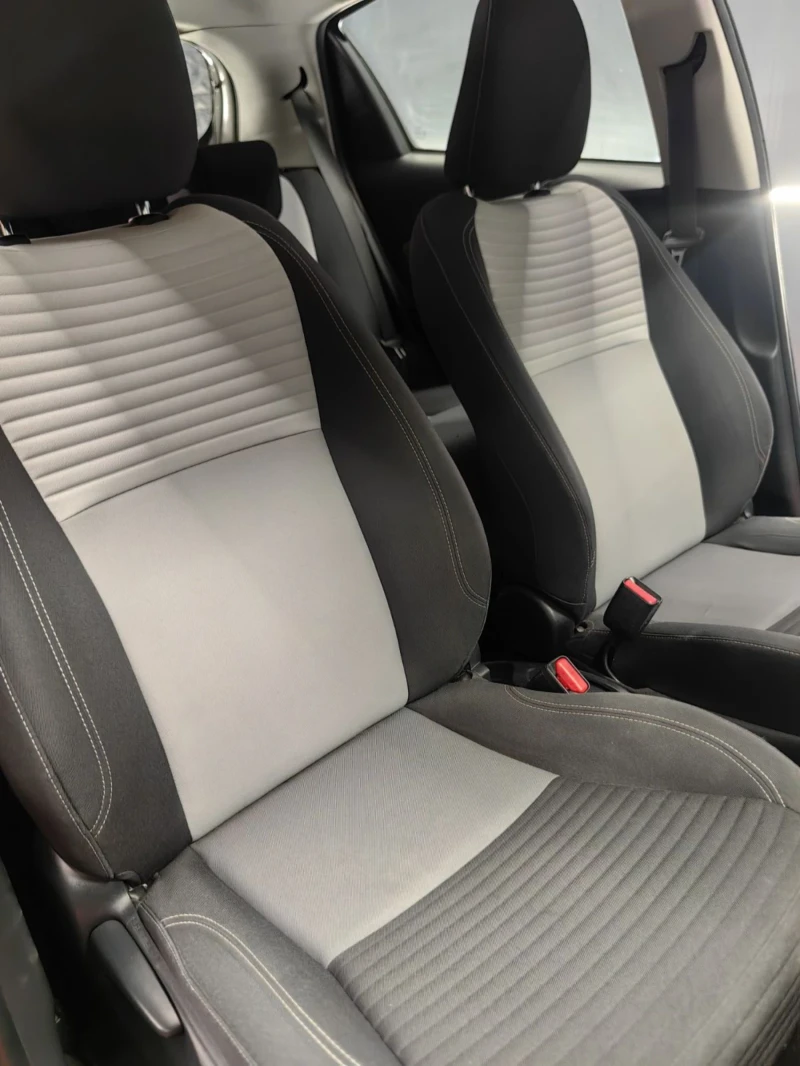 Toyota Yaris 1.5* HYBRID* AВТОМАТ* FACE* КАМЕРА* НАВИ* ЕВРО6* T, снимка 12 - Автомобили и джипове - 51799268