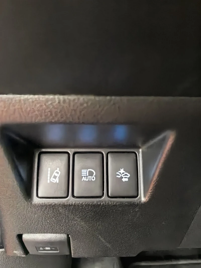 Toyota Yaris 1.5* HYBRID* AВТОМАТ* FACE* КАМЕРА* НАВИ* ЕВРО6* T, снимка 10 - Автомобили и джипове - 51799268