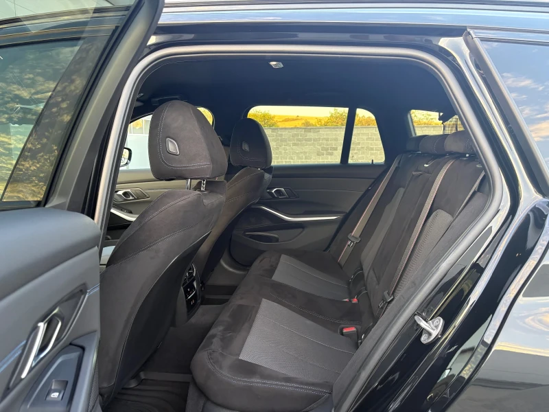 BMW 320 xDrive, снимка 13 - Автомобили и джипове - 51825258