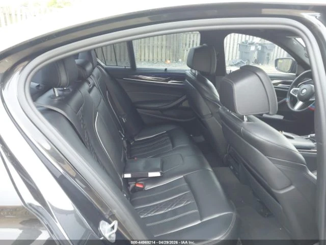BMW 540 * M-SPORT* КОЖА* ПОДГРЕВ* ОБДУХВАНЕ* ШИБИДАХ* , снимка 8 - Автомобили и джипове - 54624135