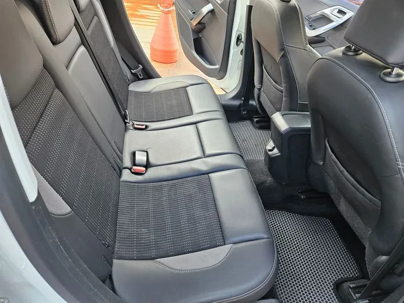 Peugeot 2008 1.6 BlueHDI - САМО 30% АВАНС, снимка 12 - Автомобили и джипове - 56016813