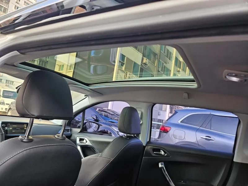 Peugeot 2008 1.6 BlueHDI - САМО 30% АВАНС, снимка 14 - Автомобили и джипове - 56016813