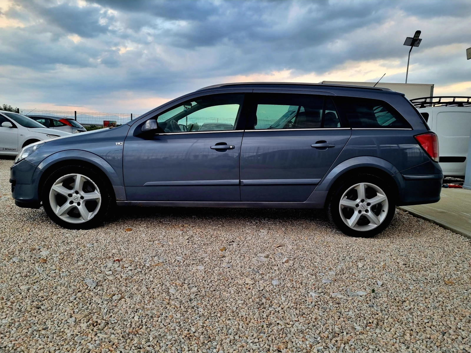 Opel Astra 1.9CDTI 120ks.Cosmo - изображение 8