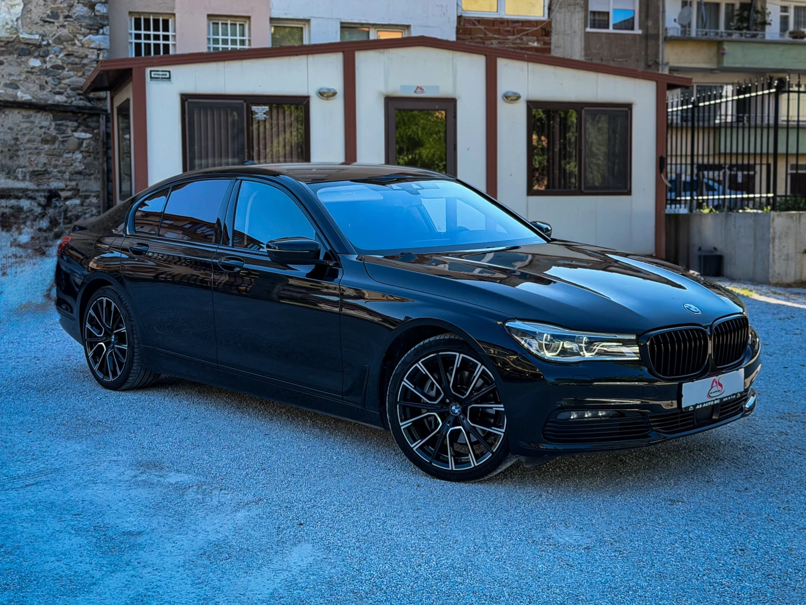 BMW 730 xD* LED* HEATED/FANS* SOFT CLOSE* FULL* FULL* TOP, снимка 3 - Автомобили и джипове - 53347641