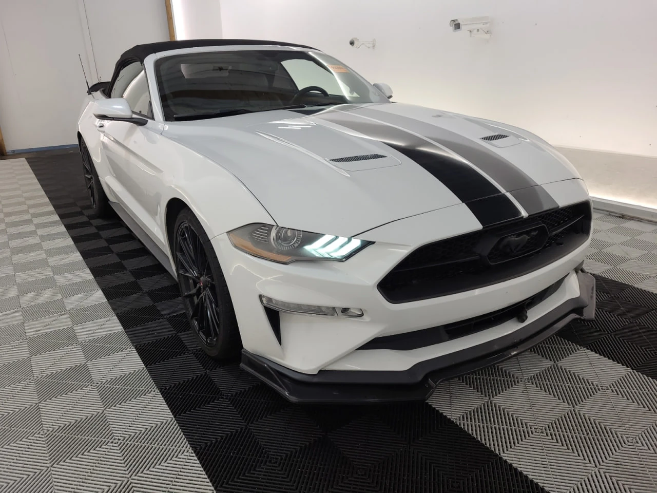 Ford Mustang ECOBOOST PREMIUM* ПОДГРЕВИ* ОБДУХВАНЕ - изображение 2