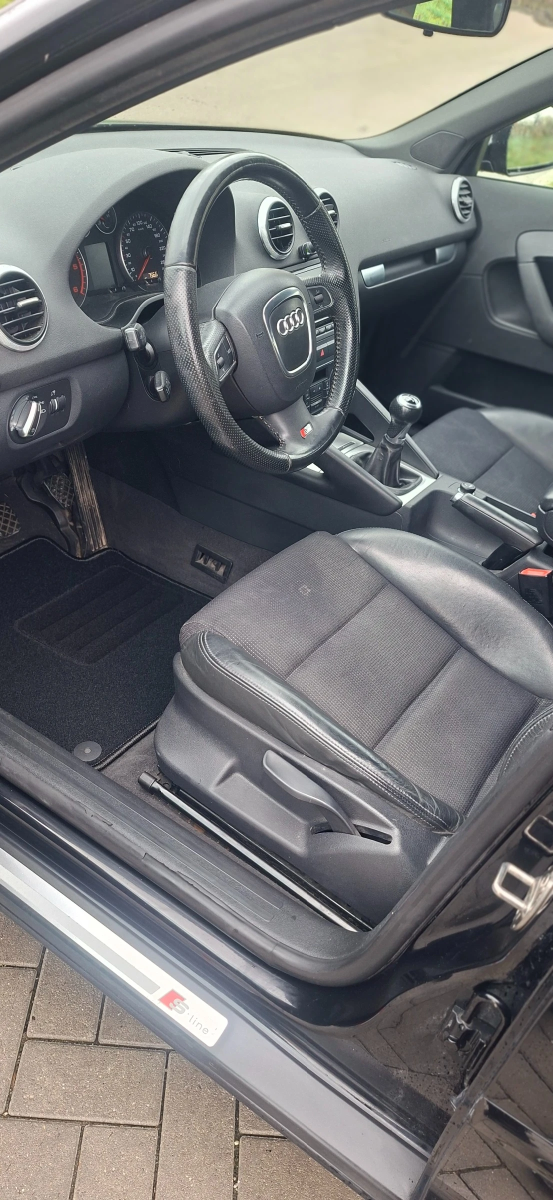 Audi A3 2.0TDI S line, снимка 15 - Автомобили и джипове - 54029176