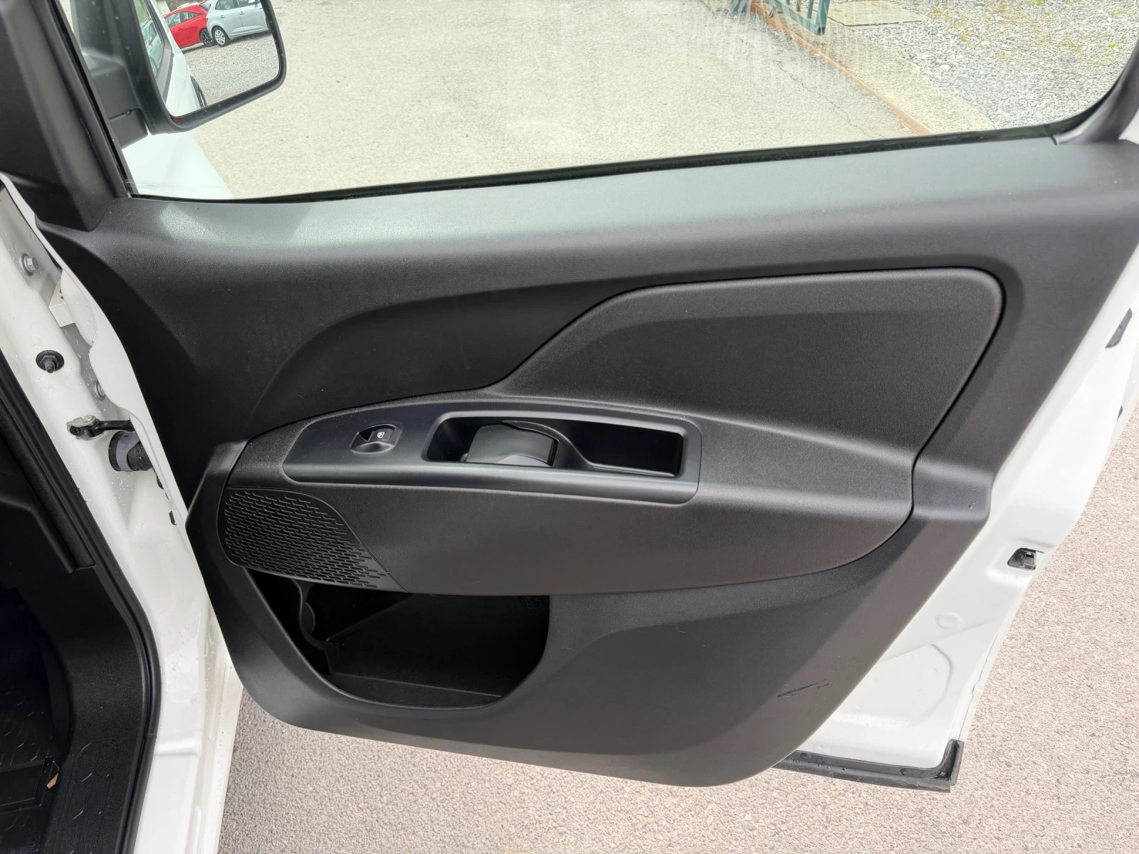 Fiat Doblo 1.6 Mjet L2 Camera, снимка 10 - Автомобили и джипове - 54192081