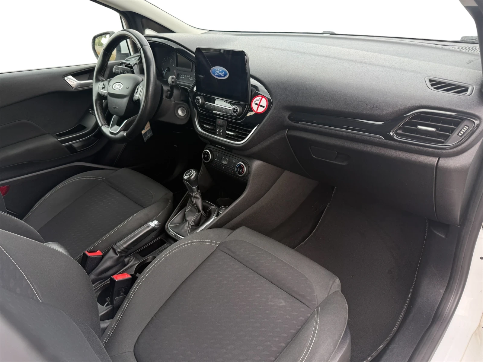 Ford Fiesta 1.1/Titanium/PDC/, снимка 11 - Автомобили и джипове - 54641811