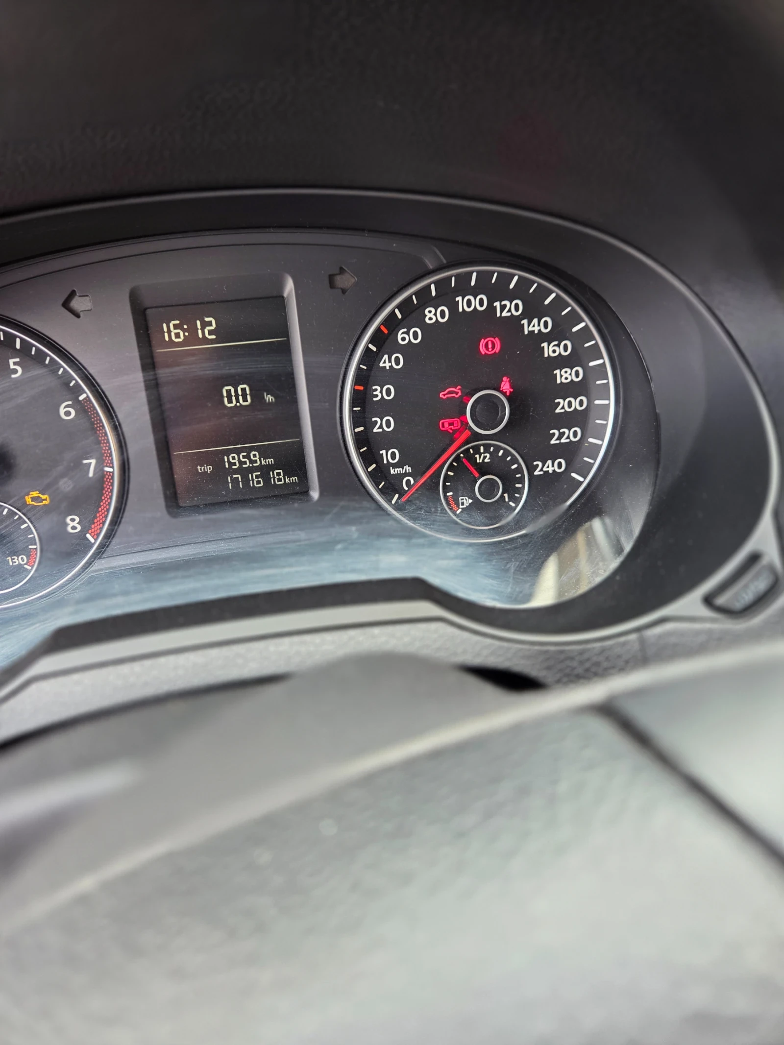 VW Sharan 1.4, снимка 15 - Автомобили и джипове - 55207539