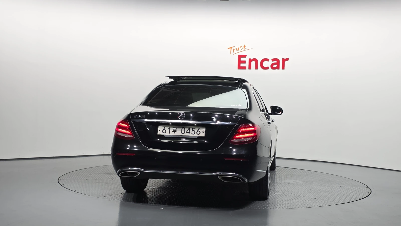 Mercedes-Benz E 300 E300 Exclusive, снимка 4 - Автомобили и джипове - 55541502