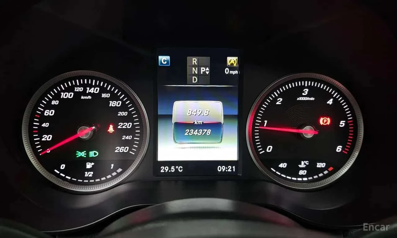 Mercedes-Benz C 200 | АВТОКРЕДИТ БЕЗ ПЪРВОНАЧАЛНА ВНОСКА, снимка 8 - Автомобили и джипове - 55599521