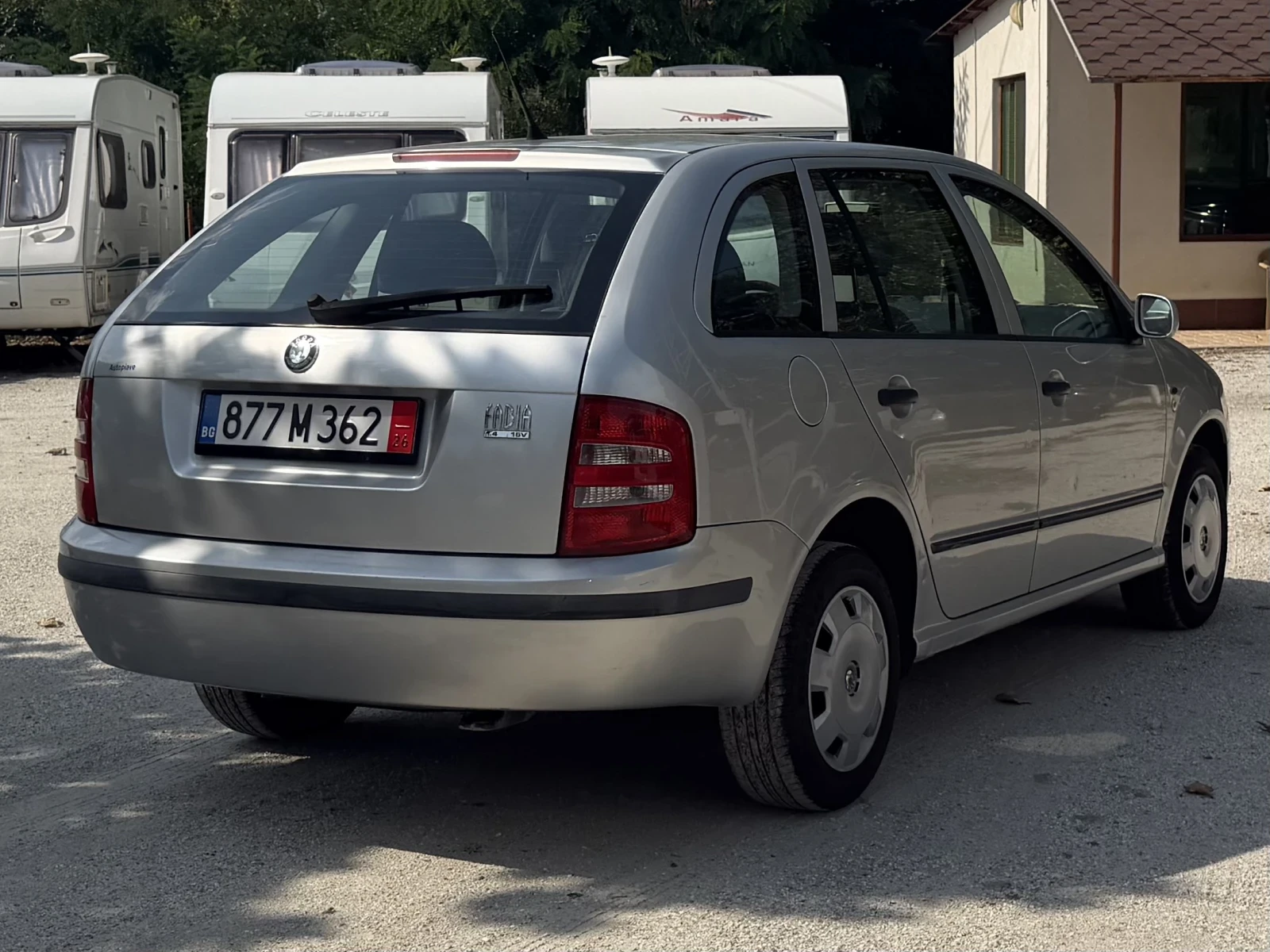 Skoda Fabia 1.4i/16V/126.000km!!!, снимка 4 - Автомобили и джипове - 55897615