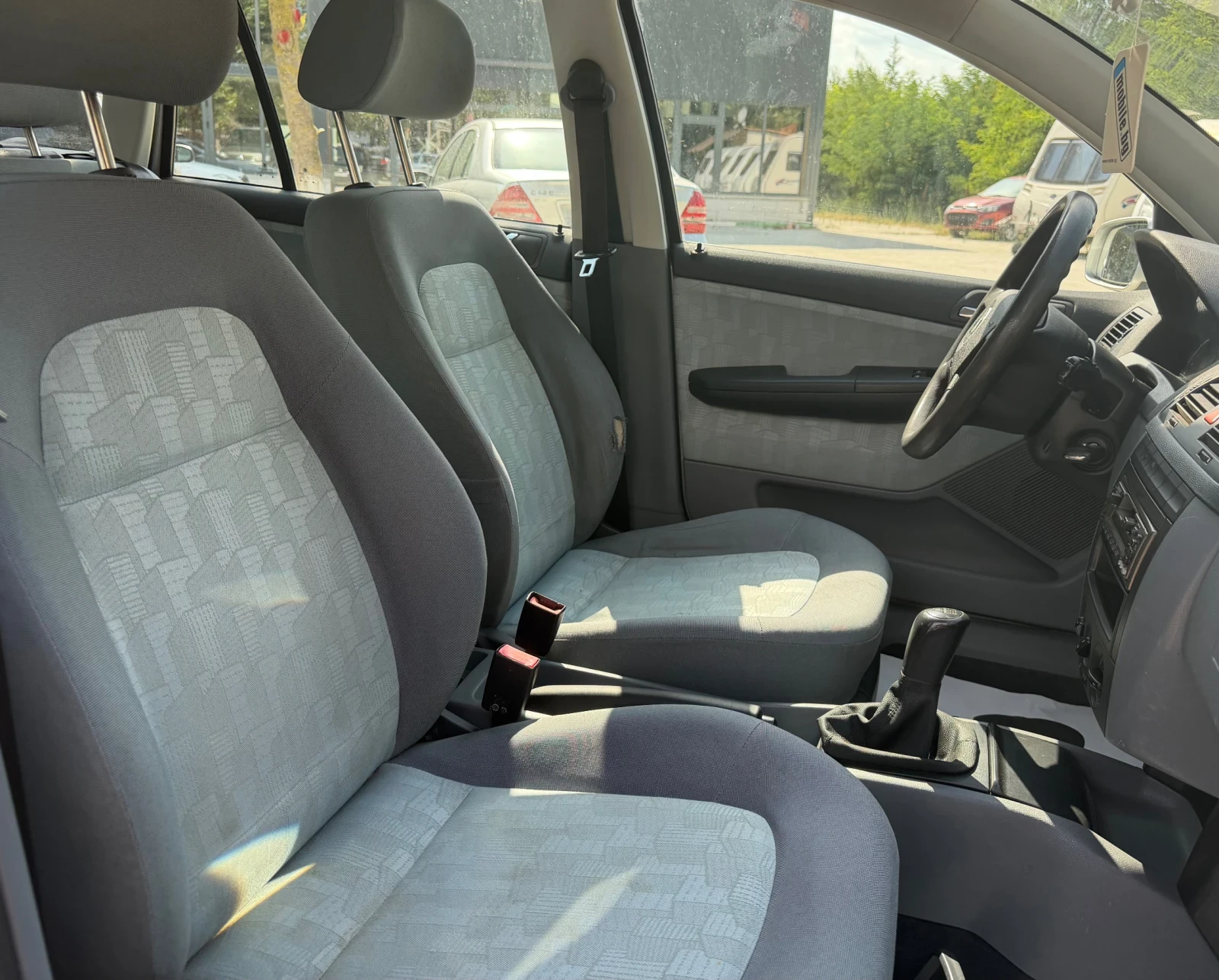 Skoda Fabia 1.4i/16V/126.000km!!!, снимка 14 - Автомобили и джипове - 55897615