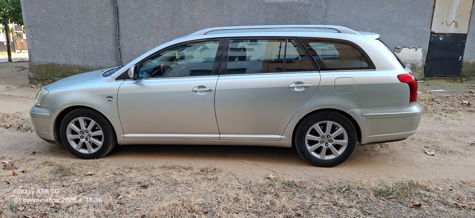 Toyota Avensis, снимка 12 - Автомобили и джипове - 55911668
