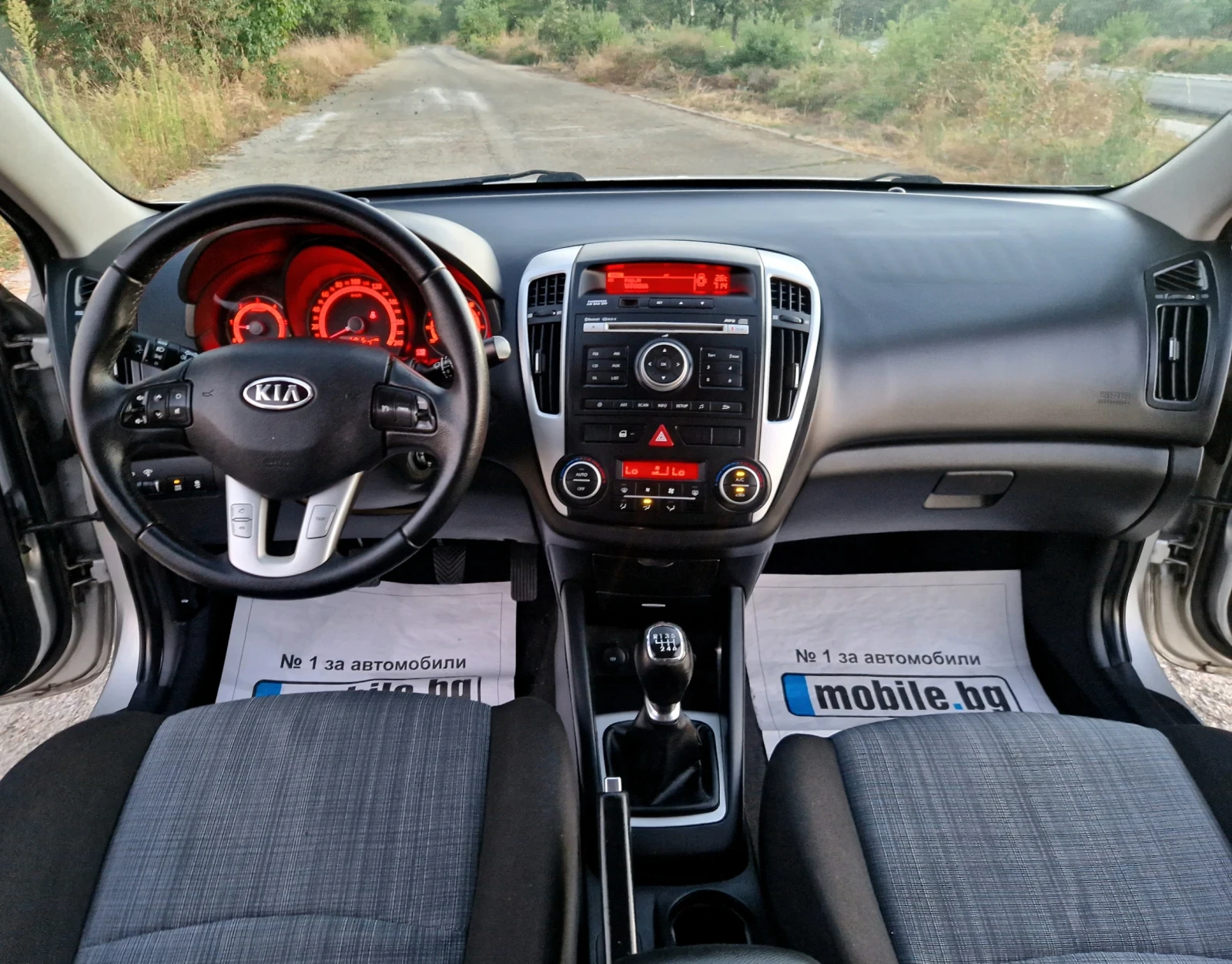 Kia Ceed 1.6 crdi 90 кн, снимка 12 - Автомобили и джипове - 55976677