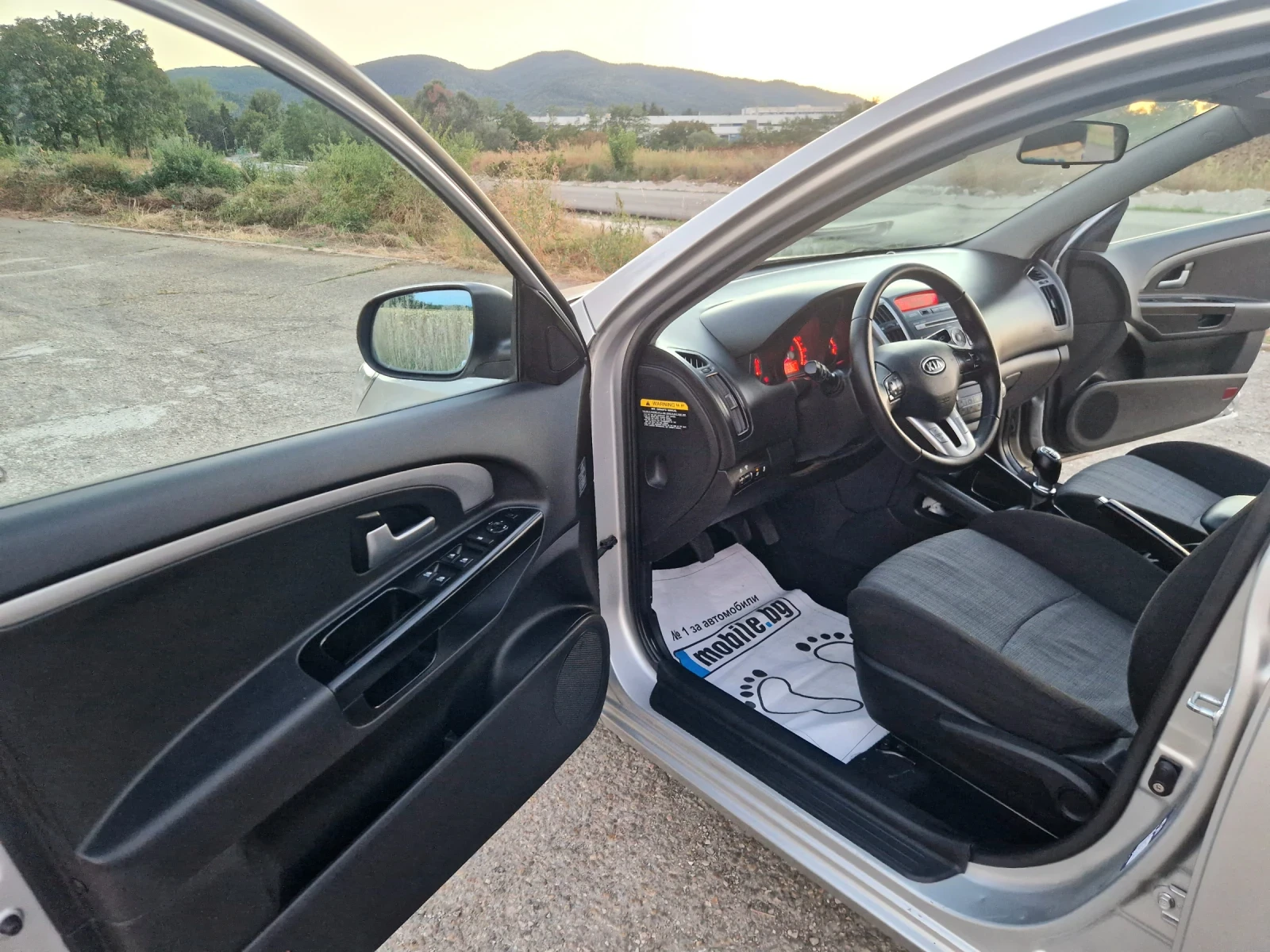 Kia Ceed 1.6 crdi 90 кн, снимка 10 - Автомобили и джипове - 55976677