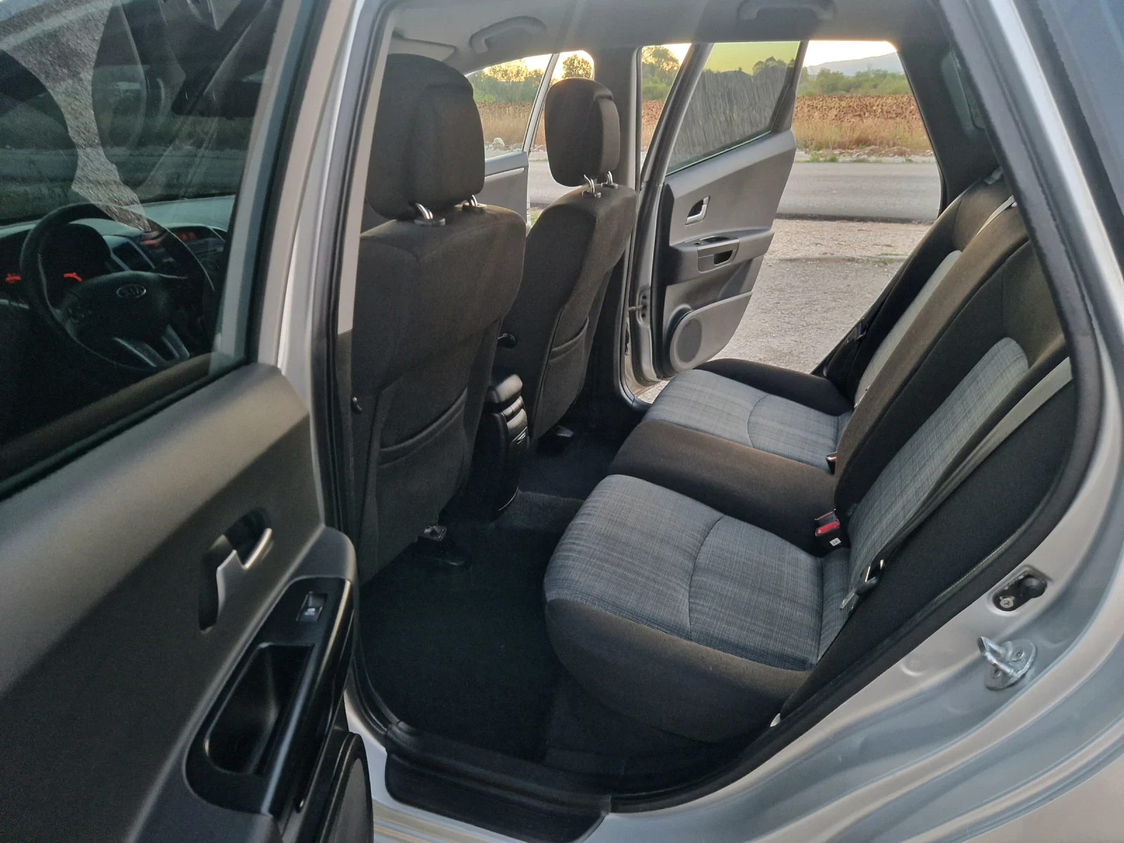 Kia Ceed 1.6 crdi 90 кн, снимка 13 - Автомобили и джипове - 55976677
