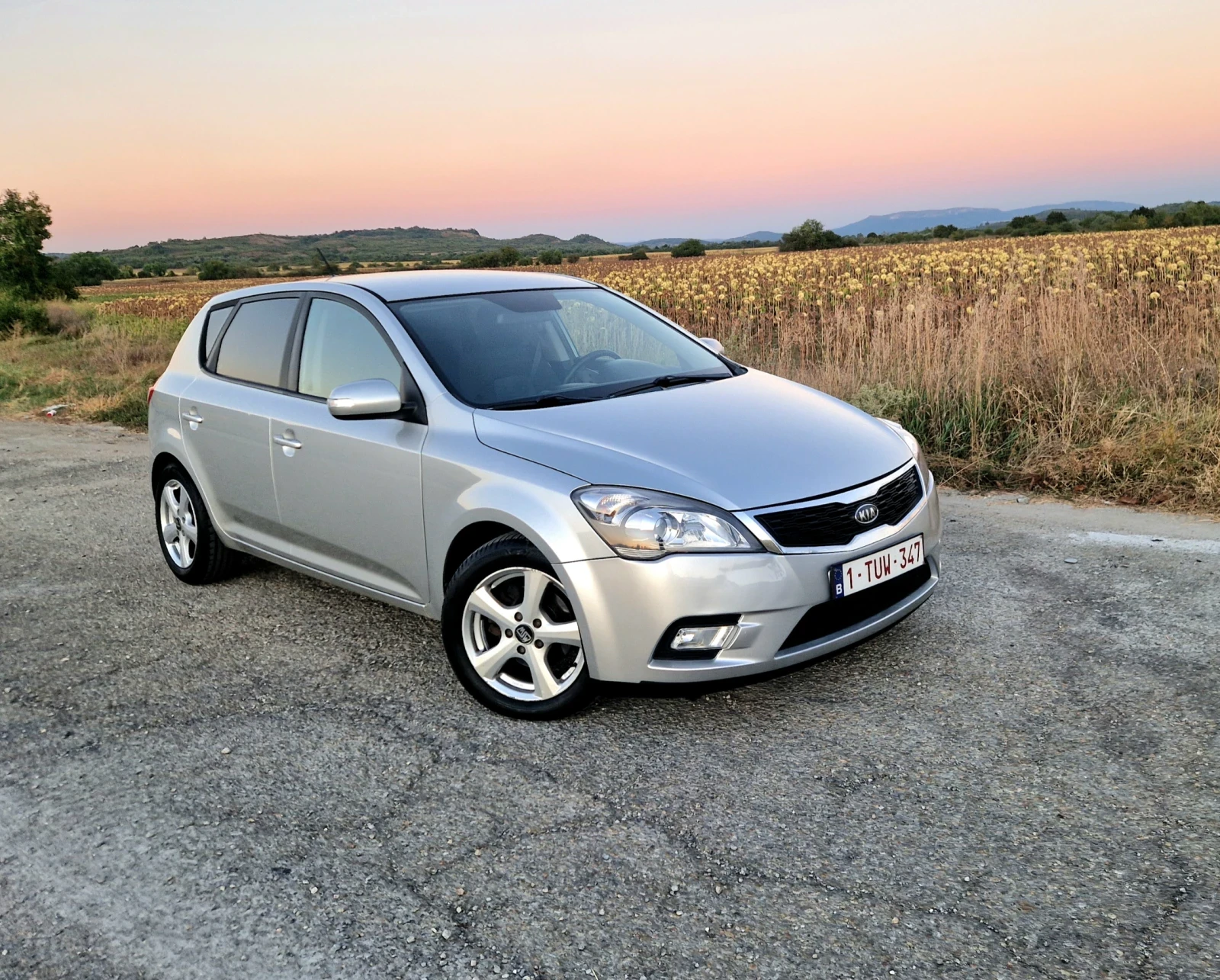 Kia Ceed 1.6 crdi 90 кн, снимка 2 - Автомобили и джипове - 55976677