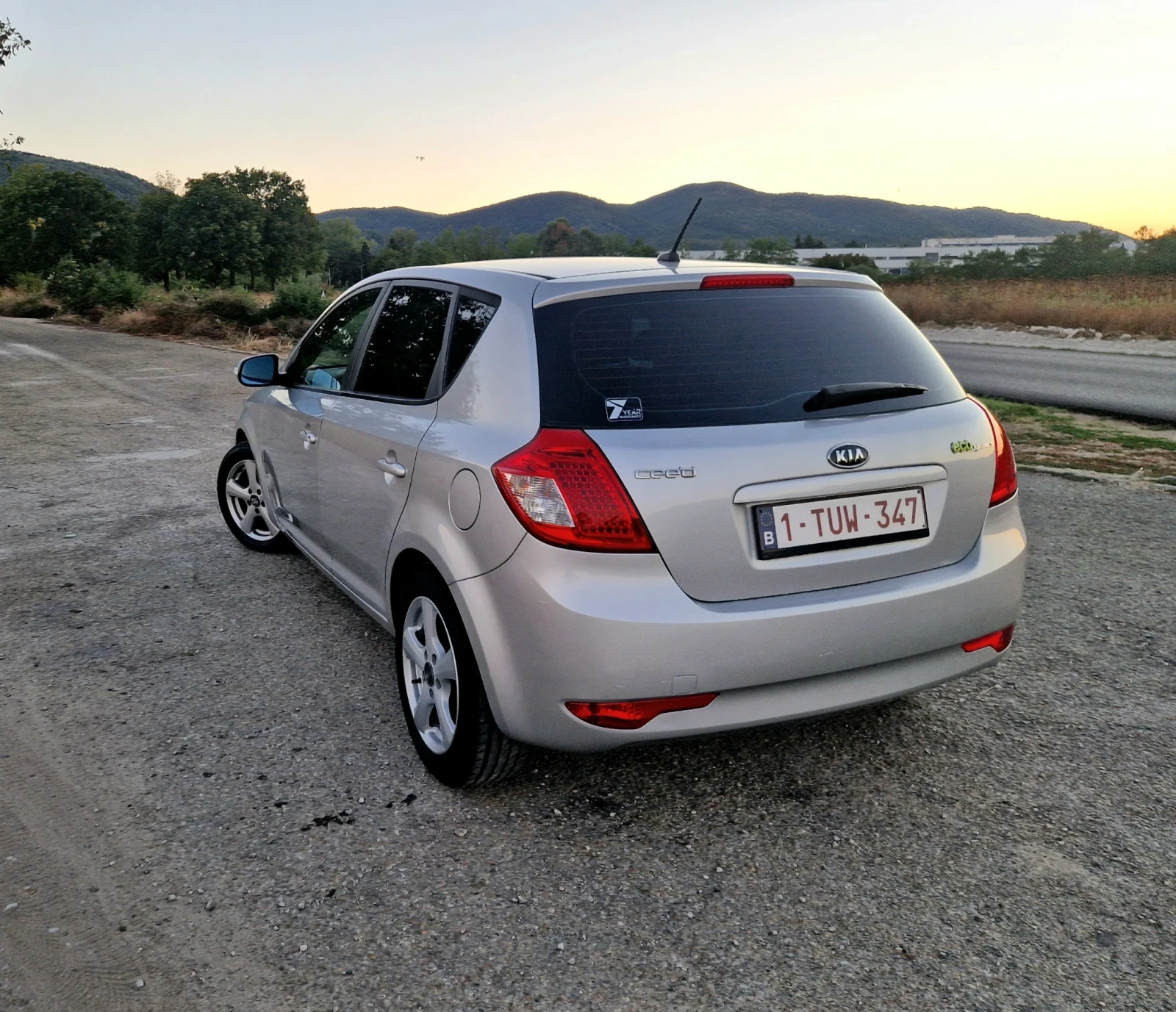 Kia Ceed 1.6 crdi 90 кн, снимка 6 - Автомобили и джипове - 55976677