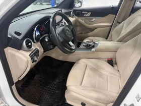 Mercedes-Benz GLC 300 CARFAX /Кожа/Нави/Подгрев/Панорама, снимка 6