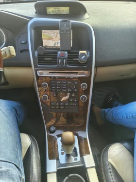 Volvo XC60 D5 AWD, снимка 3